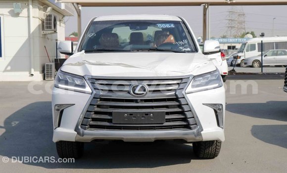 Sayi Imported Lexus LX White Mota in Import - Dubai a Benin Sayi Imported Lexus LX White Mota in Import - Dubai a Benin