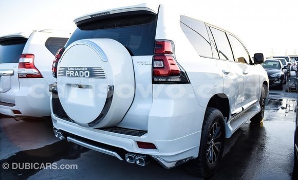 Acheter Import Voiture Toyota Prado Blanc à Import - Dubai, Benin Acheter Import Voiture Toyota Prado Blanc à Import - Dubai, Benin