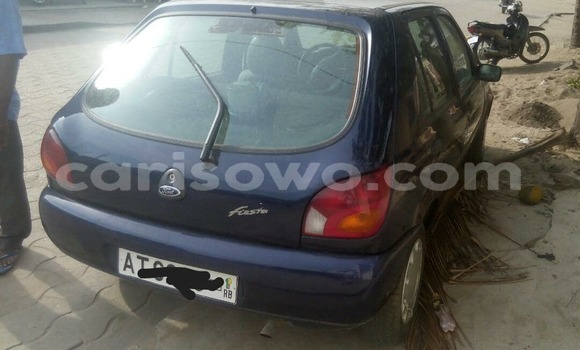 Sayi Na hannu Ford Fiesta Blue Mota in Cotonou a Benin Sayi Na hannu Ford Fiesta Blue Mota in Cotonou a Benin