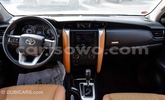 Acheter Import Voiture Toyota Fortuner Blanc à Import - Dubai, Benin Acheter Import Voiture Toyota Fortuner Blanc à Import - Dubai, Benin