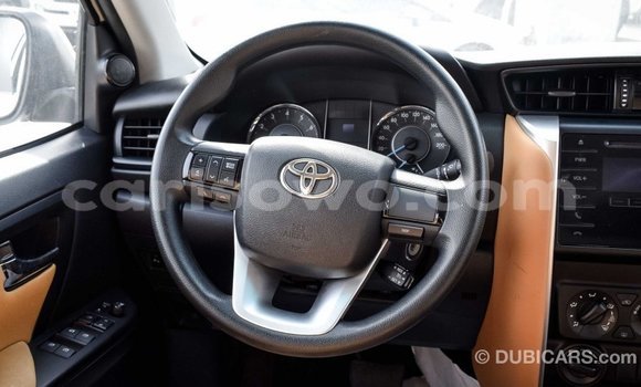 Acheter Import Voiture Toyota Fortuner Blanc à Import - Dubai, Benin Acheter Import Voiture Toyota Fortuner Blanc à Import - Dubai, Benin