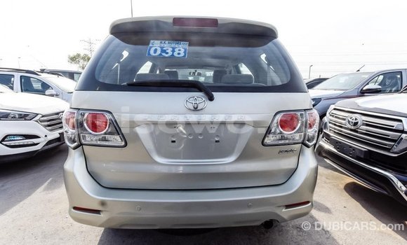 Acheter Import Voiture Toyota Fortuner Autre à Import - Dubai, Benin Acheter Import Voiture Toyota Fortuner Autre à Import - Dubai, Benin