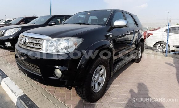 Acheter Import Voiture Toyota Fortuner Noir à Import - Dubai, Benin Acheter Import Voiture Toyota Fortuner Noir à Import - Dubai, Benin
