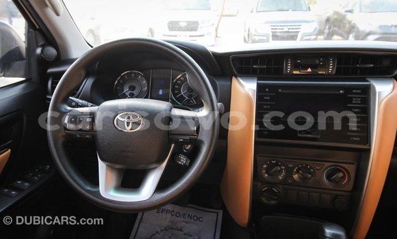 Acheter Import Voiture Toyota Fortuner Blanc à Import - Dubai, Benin Acheter Import Voiture Toyota Fortuner Blanc à Import - Dubai, Benin