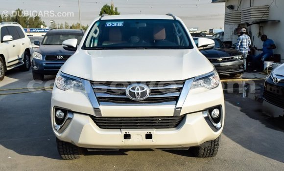 Acheter Import Voiture Toyota Fortuner Blanc à Import - Dubai, Benin Acheter Import Voiture Toyota Fortuner Blanc à Import - Dubai, Benin