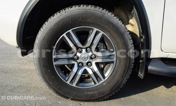 Acheter Import Voiture Toyota Fortuner Blanc à Import - Dubai, Benin Acheter Import Voiture Toyota Fortuner Blanc à Import - Dubai, Benin