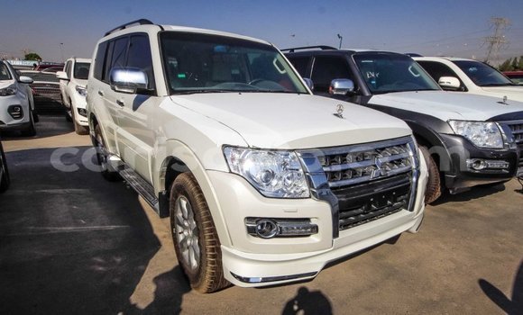 Ra Imported Mitsubishi Pajero funfun Ọkọ̀ in Import - Dubai ni Benin Ra Imported Mitsubishi Pajero funfun Ọkọ̀ in Import - Dubai ni Benin