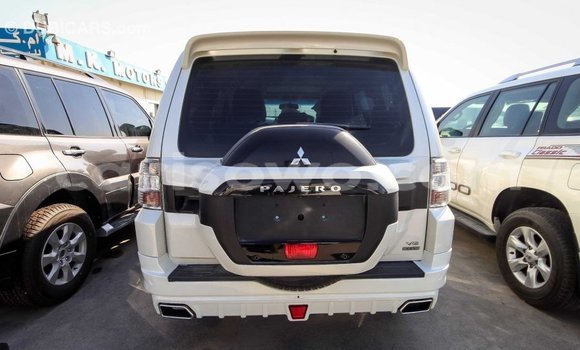 Ra Imported Mitsubishi Pajero funfun Ọkọ̀ in Import - Dubai ni Benin Ra Imported Mitsubishi Pajero funfun Ọkọ̀ in Import - Dubai ni Benin