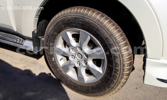 Ra Imported Mitsubishi Pajero funfun Ọkọ̀ in Import - Dubai ni Benin Ra Imported Mitsubishi Pajero funfun Ọkọ̀ in Import - Dubai ni Benin