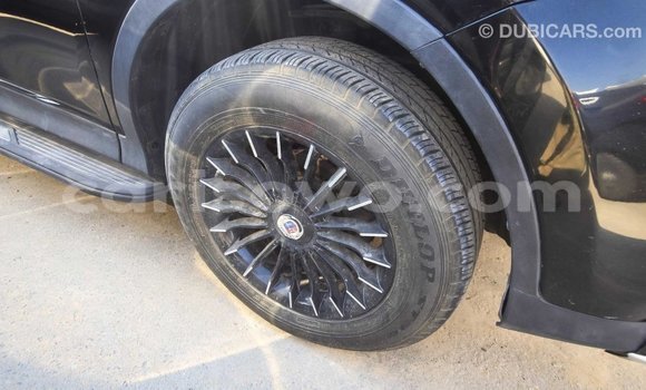 Acheter Import Utilitaire Toyota HiAce Noir à Import - Dubai, Benin Acheter Import Utilitaire Toyota HiAce Noir à Import - Dubai, Benin