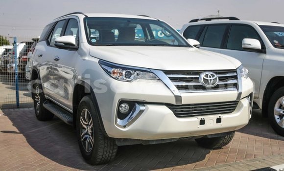 Ra Imported Toyota Fortuner funfun Ọkọ̀ in Import - Dubai ni Benin Ra Imported Toyota Fortuner funfun Ọkọ̀ in Import - Dubai ni Benin