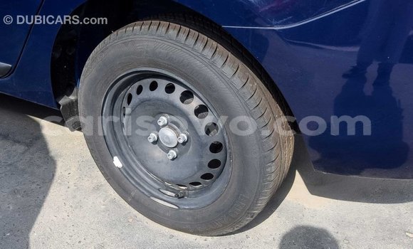 Acheter Import Voiture Renault Symbol Bleu à Import - Dubai, Benin Acheter Import Voiture Renault Symbol Bleu à Import - Dubai, Benin