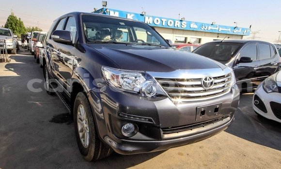 Acheter Import Voiture Toyota Fortuner Autre à Import - Dubai, Benin Acheter Import Voiture Toyota Fortuner Autre à Import - Dubai, Benin