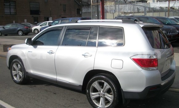 Acheter Occasion Voiture Toyota Highlander Gris à Porto Novo, Benin Acheter Occasion Voiture Toyota Highlander Gris à Porto Novo, Benin