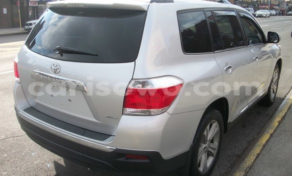 Acheter Occasion Voiture Toyota Highlander Gris à Porto Novo, Benin Acheter Occasion Voiture Toyota Highlander Gris à Porto Novo, Benin