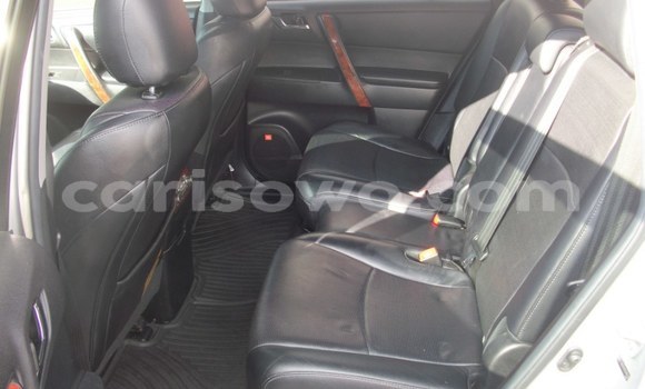 Acheter Occasion Voiture Toyota Highlander Gris à Porto Novo, Benin Acheter Occasion Voiture Toyota Highlander Gris à Porto Novo, Benin