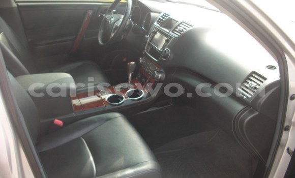 Acheter Occasion Voiture Toyota Highlander Gris à Porto Novo, Benin Acheter Occasion Voiture Toyota Highlander Gris à Porto Novo, Benin