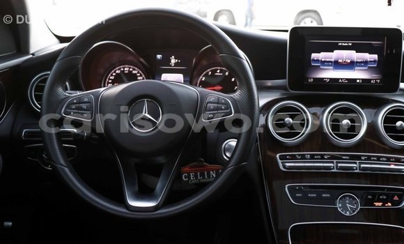 Acheter Import Voiture Mercedes-Benz 190 Noir à Import - Dubai, Benin Acheter Import Voiture Mercedes-Benz 190 Noir à Import - Dubai, Benin