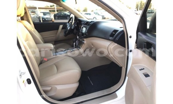 Ra Imported Toyota Highlander funfun Ọkọ̀ in Import - Dubai ni Benin Ra Imported Toyota Highlander funfun Ọkọ̀ in Import - Dubai ni Benin