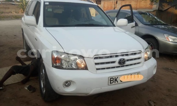 Ra Àlòkù Toyota Highlander funfun Ọkọ̀ in Cotonou ni Benin Ra Àlòkù Toyota Highlander funfun Ọkọ̀ in Cotonou ni Benin