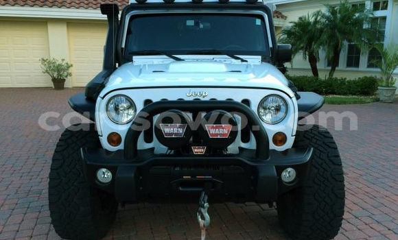 Sayi Na hannu Jeep Wrangler White Mota in Cotonou a Benin