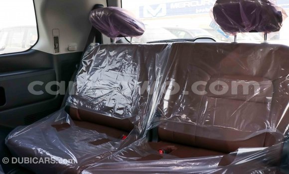 Acheter Import Voiture Toyota Land Cruiser Noir à Import - Dubai, Benin Acheter Import Voiture Toyota Land Cruiser Noir à Import - Dubai, Benin