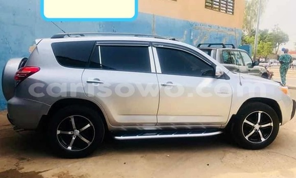 Acheter Occasion Voiture Toyota RAV4 Gris à Cotonou, Benin Acheter Occasion Voiture Toyota RAV4 Gris à Cotonou, Benin