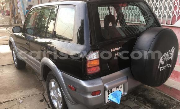 Ra Àlòkù Toyota RAV4 Blue Ọkọ̀ in Cotonou ni Benin Ra Àlòkù Toyota RAV4 Blue Ọkọ̀ in Cotonou ni Benin