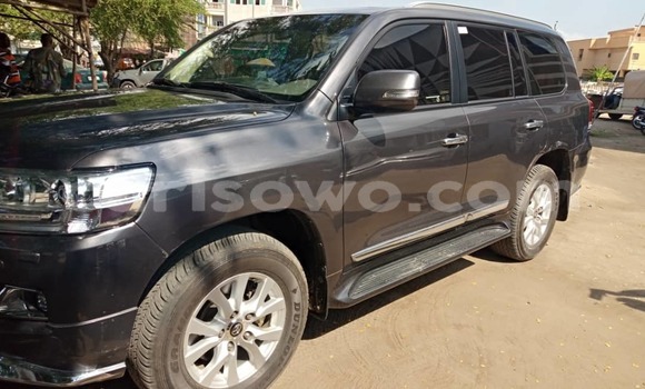 Ra Àlòkù Toyota Land Cruiser Black Ọkọ̀ in Cotonou ni Benin Ra Àlòkù Toyota Land Cruiser Black Ọkọ̀ in Cotonou ni Benin