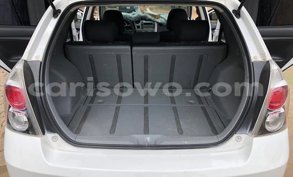 Ra Àlòkù Pontiac Vibe funfun Ọkọ̀ in Cotonou ni Benin Ra Àlòkù Pontiac Vibe funfun Ọkọ̀ in Cotonou ni Benin