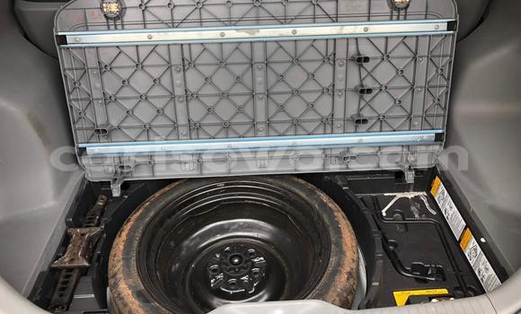 Ra Àlòkù Pontiac Vibe funfun Ọkọ̀ in Cotonou ni Benin Ra Àlòkù Pontiac Vibe funfun Ọkọ̀ in Cotonou ni Benin