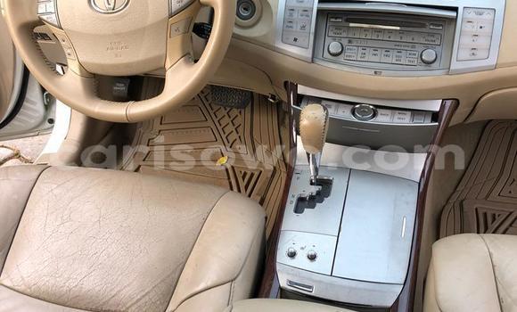 Buy Used Toyota Avalon White Car in Cotonou in Benign Buy Used Toyota Avalon White Car in Cotonou in Benign
