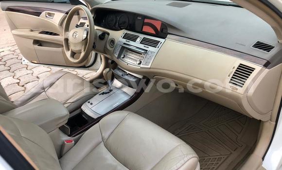 Buy Used Toyota Avalon White Car in Cotonou in Benign Buy Used Toyota Avalon White Car in Cotonou in Benign
