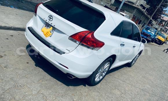 Ra Àlòkù Toyota Venza funfun Ọkọ̀ in Cotonou ni Benin Ra Àlòkù Toyota Venza funfun Ọkọ̀ in Cotonou ni Benin