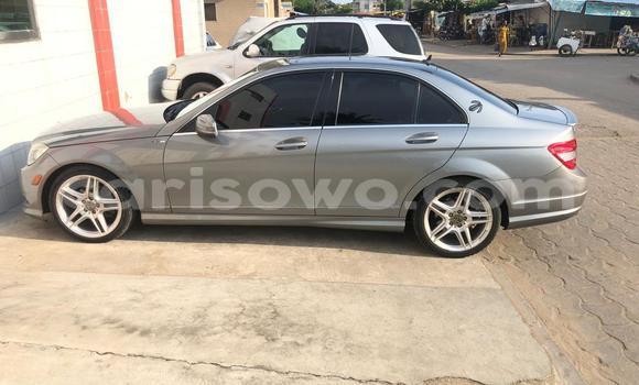 Ra Àlòkù Mercedes-Benz 300–Series Silver Ọkọ̀ in Cotonou ni Benin Ra Àlòkù Mercedes-Benz 300–Series Silver Ọkọ̀ in Cotonou ni Benin