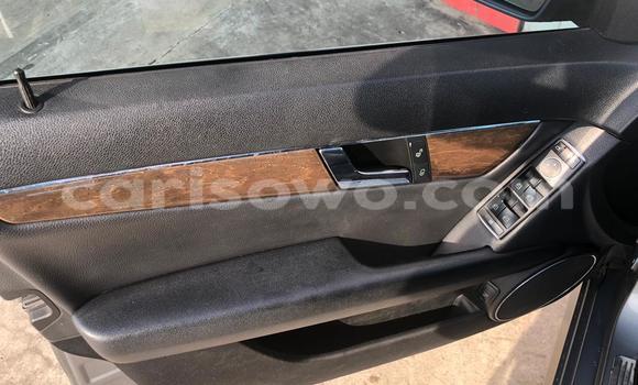 Ra Àlòkù Mercedes-Benz 300–Series Silver Ọkọ̀ in Cotonou ni Benin Ra Àlòkù Mercedes-Benz 300–Series Silver Ọkọ̀ in Cotonou ni Benin