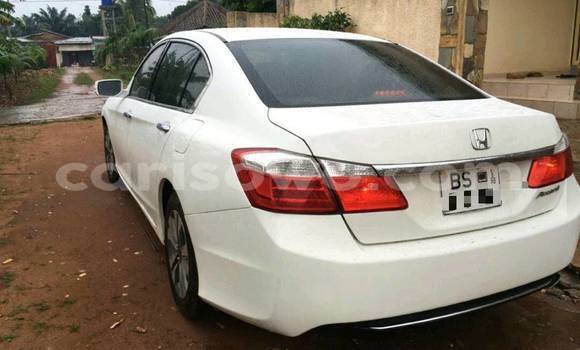 Buy Used Honda Accord White Car in Cotonou in Benign Buy Used Honda Accord White Car in Cotonou in Benign