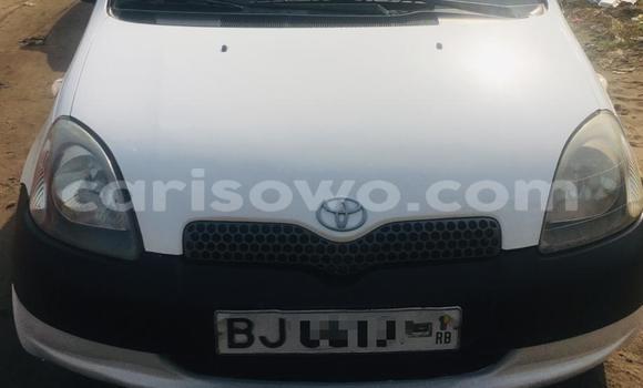 Ra Àlòkù Toyota Yaris funfun Ọkọ̀ in Cotonou ni Benin Ra Àlòkù Toyota Yaris funfun Ọkọ̀ in Cotonou ni Benin