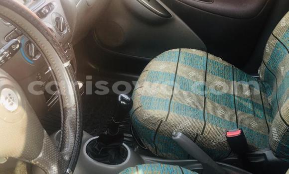 Ra Àlòkù Toyota Yaris funfun Ọkọ̀ in Cotonou ni Benin Ra Àlòkù Toyota Yaris funfun Ọkọ̀ in Cotonou ni Benin
