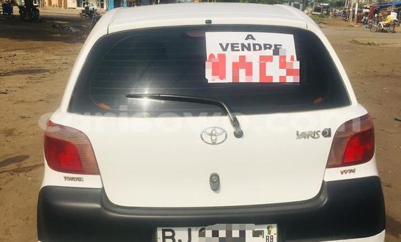 Ra Àlòkù Toyota Yaris funfun Ọkọ̀ in Cotonou ni Benin Ra Àlòkù Toyota Yaris funfun Ọkọ̀ in Cotonou ni Benin