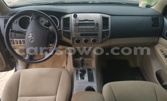 Sayi Na hannu Toyota Tacoma Black Mota in Cotonou a Benin Sayi Na hannu Toyota Tacoma Black Mota in Cotonou a Benin