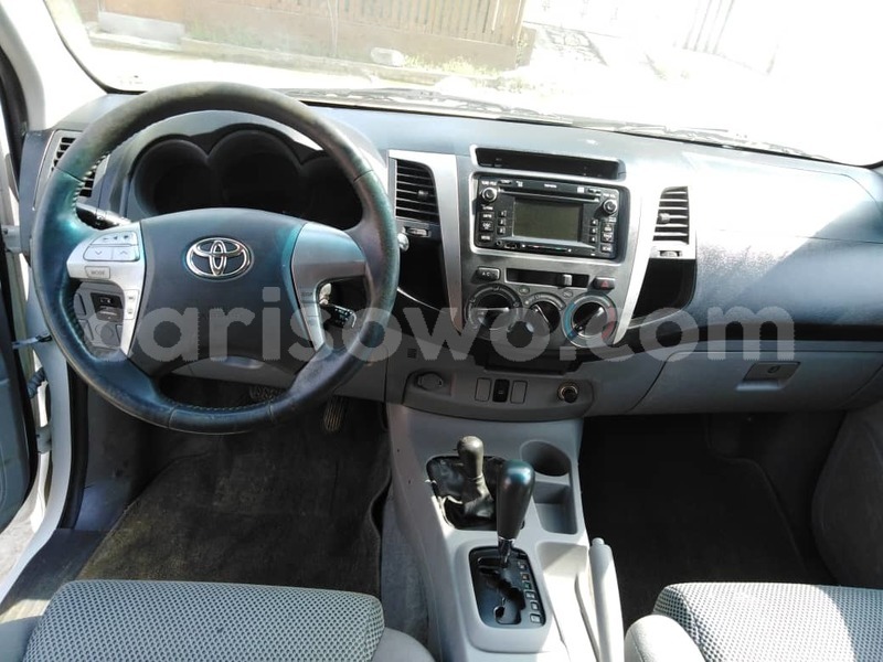 Big with watermark toyota hilux benin cotonou 6523