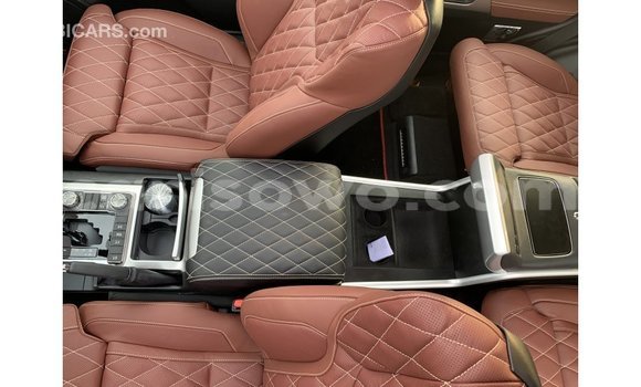 Acheter Import Voiture Toyota Land Cruiser Noir à Import - Dubai, Benin Acheter Import Voiture Toyota Land Cruiser Noir à Import - Dubai, Benin