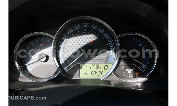 Acheter Import Voiture Toyota Corolla Blanc à Import - Dubai, Benin Acheter Import Voiture Toyota Corolla Blanc à Import - Dubai, Benin