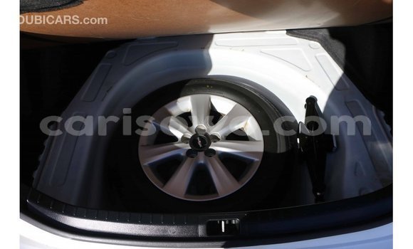 Acheter Import Voiture Toyota Corolla Blanc à Import - Dubai, Benin Acheter Import Voiture Toyota Corolla Blanc à Import - Dubai, Benin