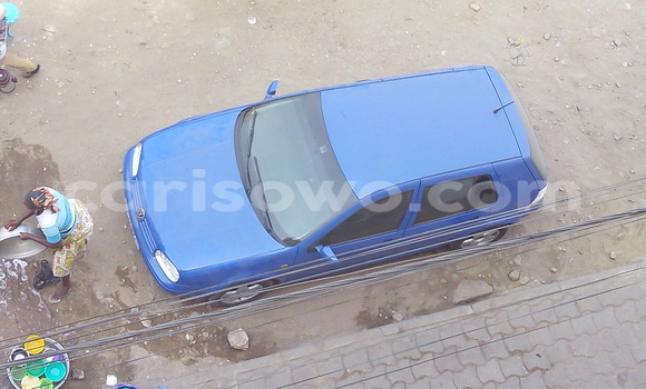 Sayi Na hannu Volkswagen Golf Blue Mota in Cotonou a Benin