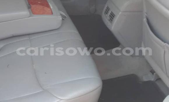 Ra Àlòkù Toyota Avalon funfun Ọkọ̀ in Cotonou ni Benin Ra Àlòkù Toyota Avalon funfun Ọkọ̀ in Cotonou ni Benin