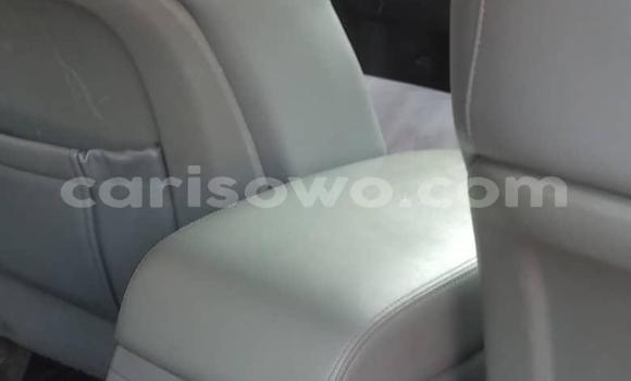 Ra Àlòkù Toyota Avalon funfun Ọkọ̀ in Cotonou ni Benin Ra Àlòkù Toyota Avalon funfun Ọkọ̀ in Cotonou ni Benin