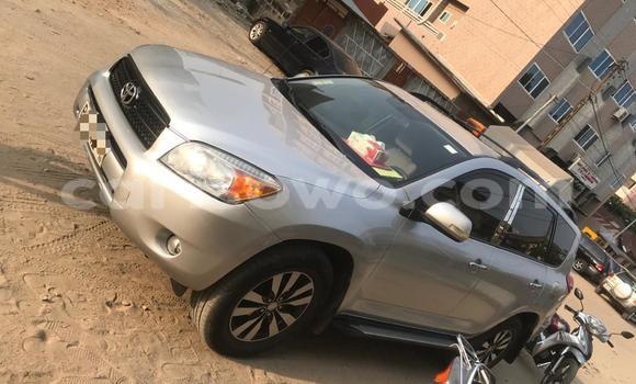 Ra Àlòkù Toyota RAV4 Silver Ọkọ̀ in Cotonou ni Benin Ra Àlòkù Toyota RAV4 Silver Ọkọ̀ in Cotonou ni Benin