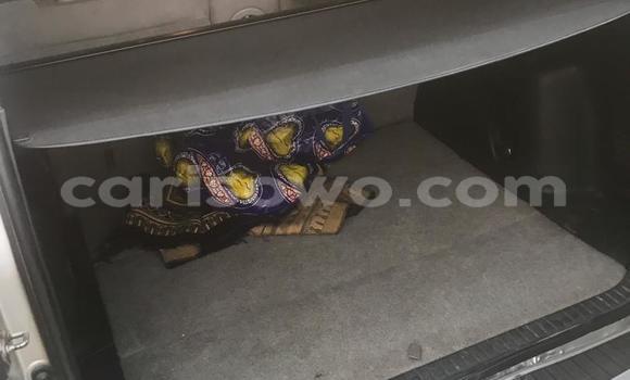 Ra Àlòkù Toyota RAV4 Silver Ọkọ̀ in Cotonou ni Benin Ra Àlòkù Toyota RAV4 Silver Ọkọ̀ in Cotonou ni Benin